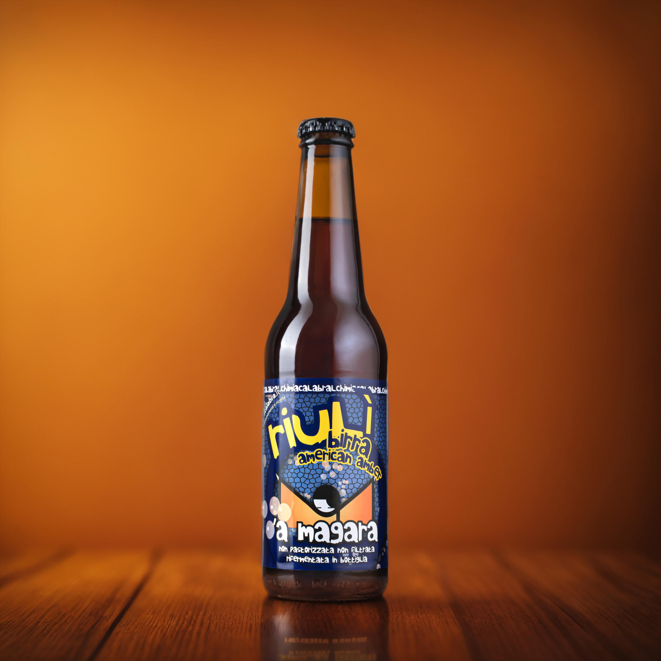 'A Magara Riulì American Amber Ale birra 0,33 l ambrata