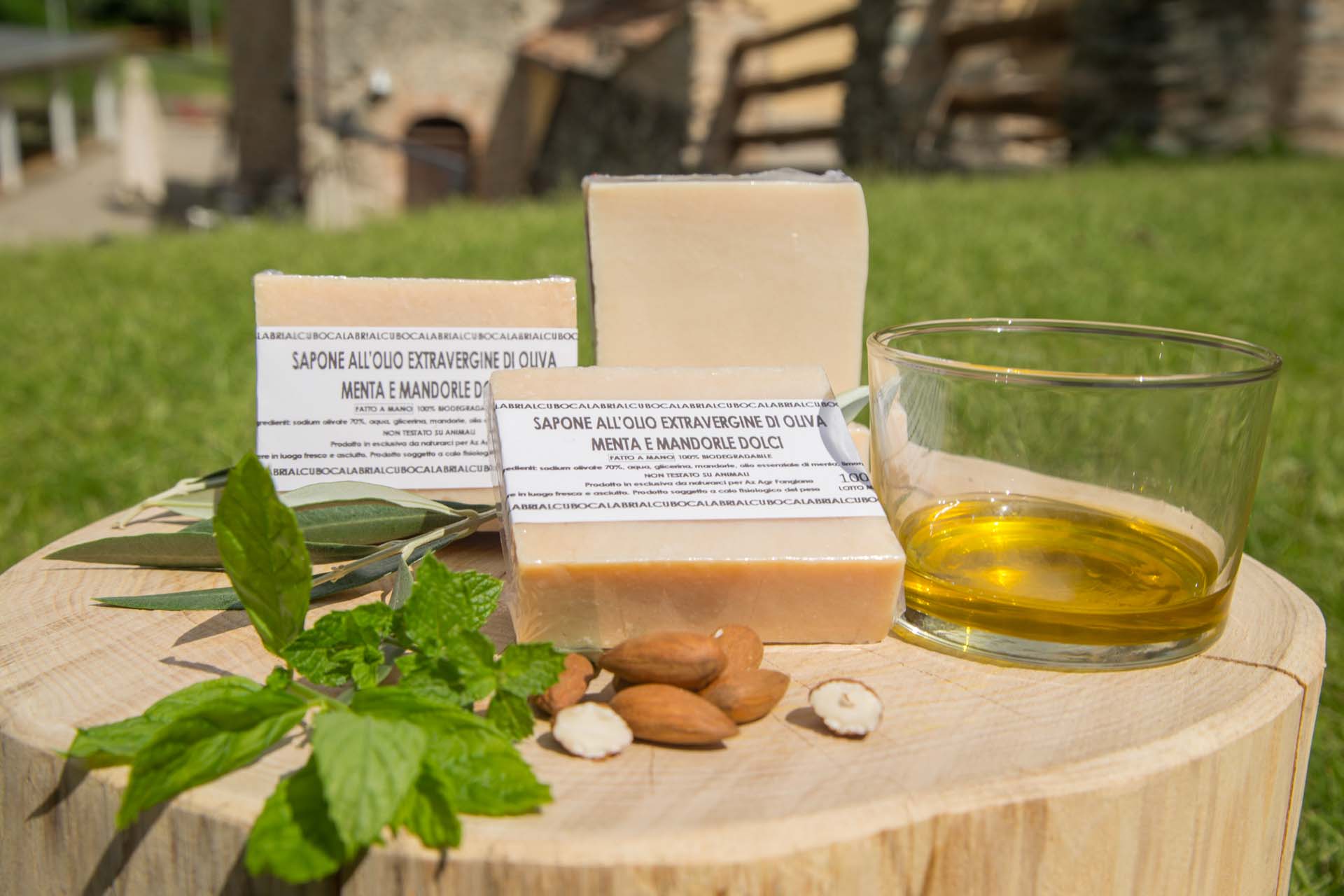 Calabrialcubo Sapone Olio Extravergine Mandorle Dolci 100 g
